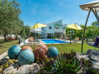 Holiday House Marina with pool - Sukošan - 9