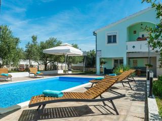 Holiday House Marina with pool - Sukošan - 5