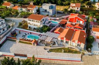 XXXL Villa Ancora with heated pool - 5
