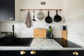 Newly Renovated Central One-Bedroom, 99 Steps to the Sea - Brighton & Hove - 2