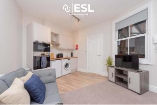 Studio 1, First Floor Town Centre Apartment - Shrewsbury - 2