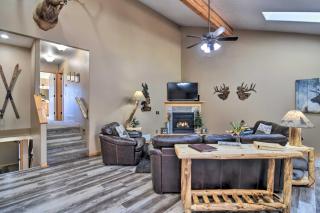 Family-Friendly Home w/ Hot Tub: 1 Mi to Dtwn - 7