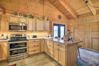Remote Cabin with Gas Stove Less Than 7 Mi to Town! - Glendo - 1