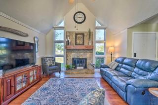 Southport Getaway with Private Pool about 15 Mi to PCB! - - 6