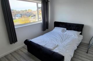 Newly refurbished 3 bedroom flat - Bedworth - 2