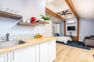 Adorable & Pet Friendly-Close to U and Downtown! - Salt Lake City - 1