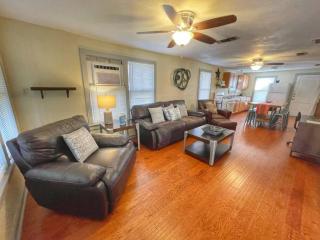 River Bungalow Available for Monthly Rentals - New Braunfels - 1