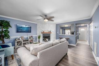 Cozy End Unit Townhouse 1 Mile from Downtown Cary - Cary - 0