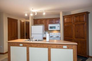 3205 - Two Bedroom Standard Powderhorn Lodge condo - Solitude - 7
