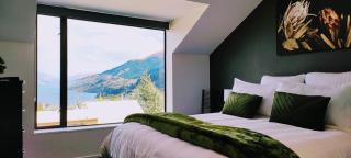 Stunning Home with Amazing Wakatipu Lake Views - Queenstown - 7