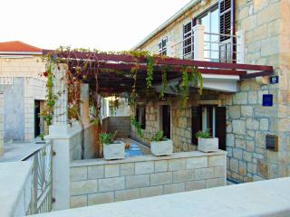 Apartments by the sea Postira, Brac - 20151 - 7