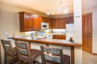 3220 - Two Bedroom Standard Powderhorn Lodge condo - Solitude - 3