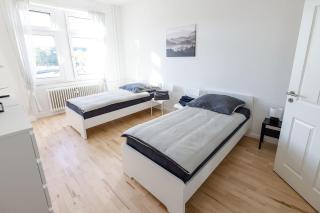 Modern & Chic Apartment with Balcony in Offenbach - Gravenbruch - 9