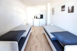 Modern & Chic Apartment with Balcony in Offenbach - Gravenbruch - 3