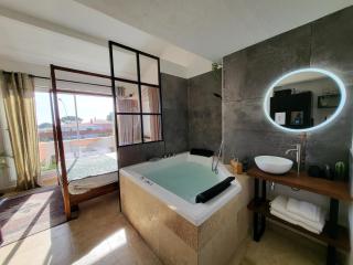 "The Love Room Bandol" Jacuzzi & Vue Mer - 5