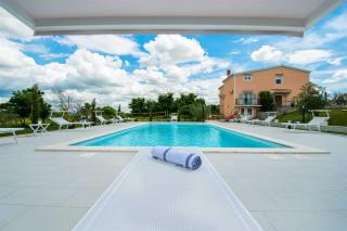 Luxury Villa Maria with large pool - Suhovare - 0