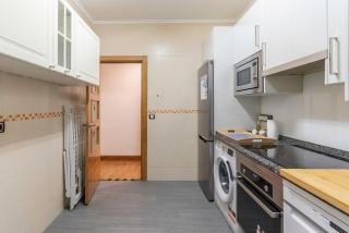 Bilbao Market with parking by Aston Rentals - 4