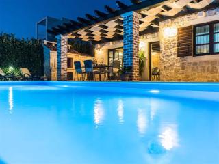 Stone Villa Petit Rustica with pool - Sukošan - 9