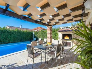 Stone Villa Petit Rustica with pool - Sukošan - 4