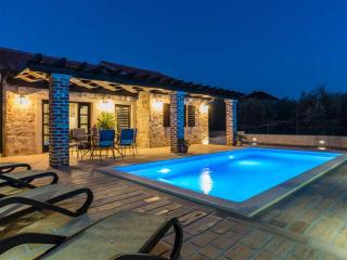 Stone Villa Petit Rustica with pool - 2