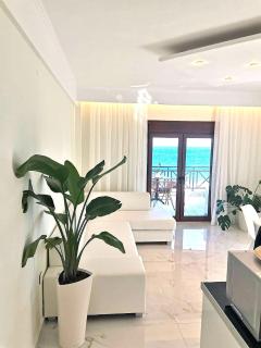 Lux Suite Sea Front Avra - Pefkochori - 3