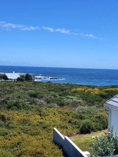 West Coast Seaside Getaway - Grotto Bay - 0