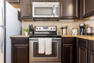 Bright and Spacious Apartments with Gym and Pool Access at Century Stone Hill North in Pflugerville, Austin - 3