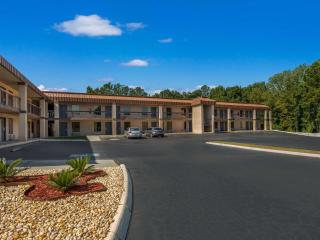 Rodeway Inn - Greenwood - 7