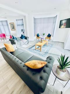 Winter Gardens Royal Suite Blackpool - 6