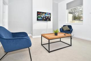 Colliery House, Modern 3 bed house, perfect for groups, heart of Newcastle-under-Lyme - 3