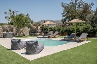 SivasZen Luxury Villa, with Heated Pool & Spa Whirlpool, By ThinkVilla - Sívas - 4