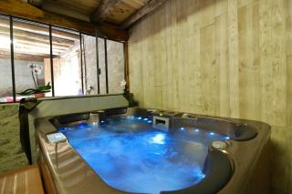 Maison de charme à Guchan avec vue sur la montagne et jacuzzi - Guchen - 9
