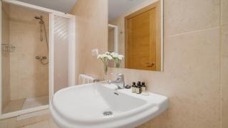 Apartamento de 2 dormitorios en Playas del Duque - Marbella - 1