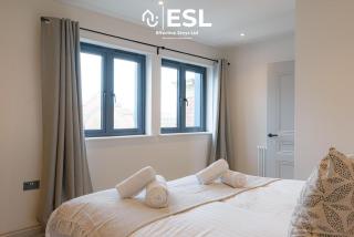 Dashing 2 Bedroom Duplex Apartment, Free Parking - Shrewsbury - 6