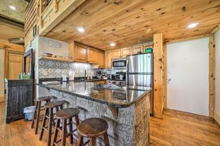 Sapphire Corner Unit Townhome about 1 Mi to Lake! - 3