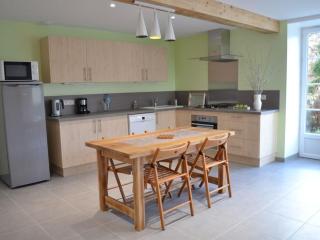 Maison Charentaise Rénovée: 3 Ch, Terrasse, Piscine Chauffée, Sauna, Jardin, Équipements Bébé, WiFi - FR-1-653-80 - - 8