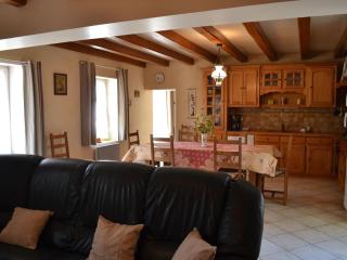 Maison familiale avec jardin clos, accès rivière et Wi-Fi, proche verdure et activités en Charente - FR-1-653-117 - Saint-Genis-dʼHiersac - 5