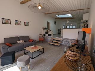 Maison en pierres rénovée avec jardin, terrasse, 3 chambres, proche village, nature paisible, équipements complets - FR-1-653-187 - 7