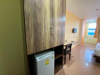 77 Patong Hotel & Spa - 2