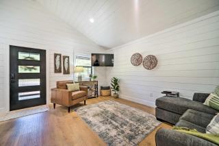 A Little Bit of Simple Cabin with Pond Access - Broken Bow - 6