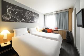 B&B HOTEL Chartres Centre Cathédrale 3 étoiles - 8