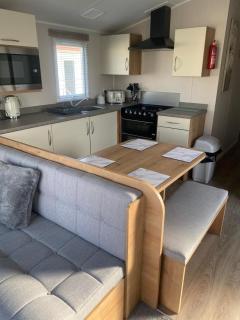 Modern 3 bedroom caravan near the beach - Walton-on-the-Naze - 4