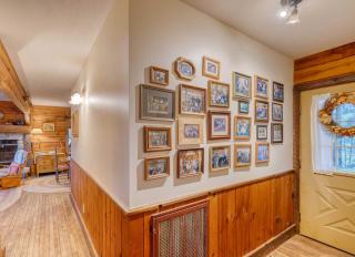 Lakefront Blairsville Cabin with Deck and Dock! - Blairsville - 6