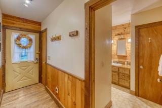 Lakefront Blairsville Cabin with Deck and Dock! - Blairsville - 5