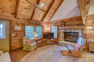 Lakefront Blairsville Cabin with Deck and Dock! - Blairsville - 4