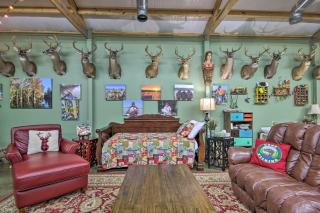 Saint Matthews Outlaw Gameroom with Fire Pit! - 3