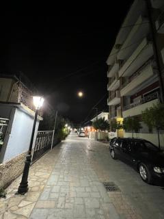 House by the lake - Pogradec - 9