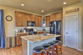 Granby Home with Hot Tub and Ski, Golf and Pool Access - Granby - 2