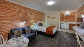 Country Gardens Motor Inn - Cowra - 7