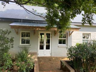 Yellowwoods Farm - WILLOUGHBYS COTTAGE and OLD STABLES COTTAGE - 1